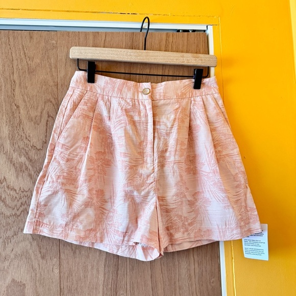 ASOS Jacquard High Waist Pink Shorts - Size 6 - NWT - Picture 2 of 8